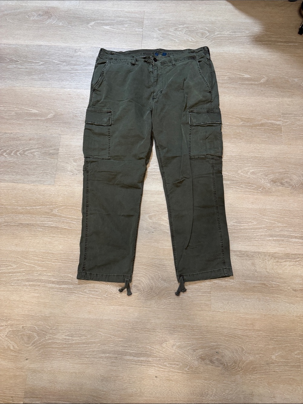 American Eagle Men's Olive Twill Cargo Pants - Casual Utility Style // size 38x3